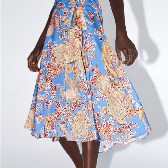 ZARA Tied Print Skirt - Picture 2 of 6